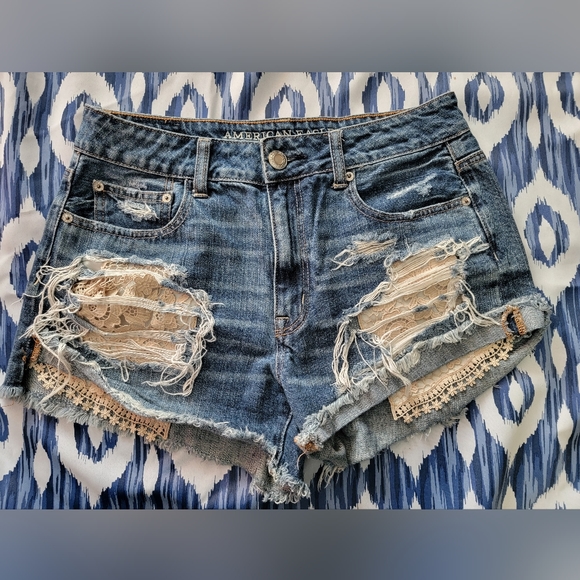 American Eagle Hi-Rise Festival shorts - Picture 1 of 6